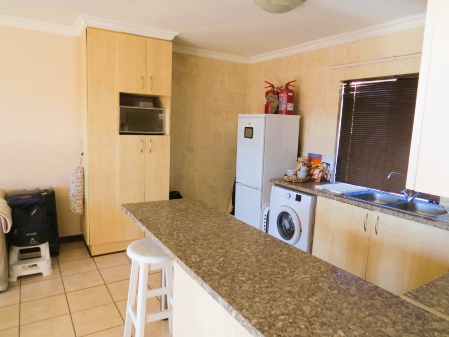 To Let 2 Bedroom Property for Rent in Vredenhof Sh Free State